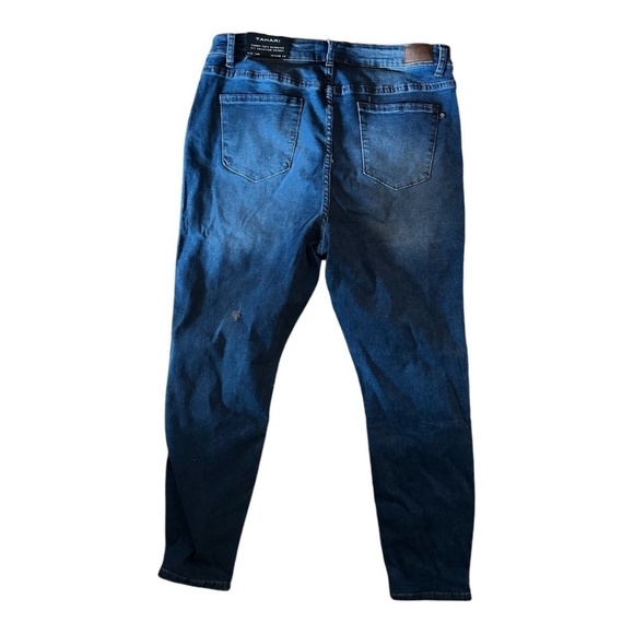 Tahari Chloe Fit Solution Plus Size Skinny Jeans - Picture 3 of 11